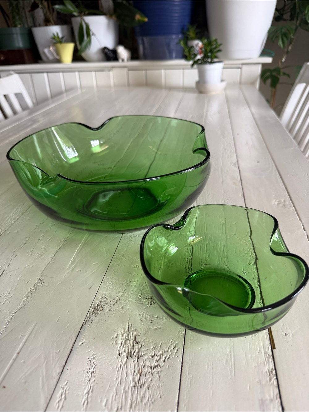 Vintage MCM Anchor Hocking Dark Green Folded Glass Chip And Dip Bowl